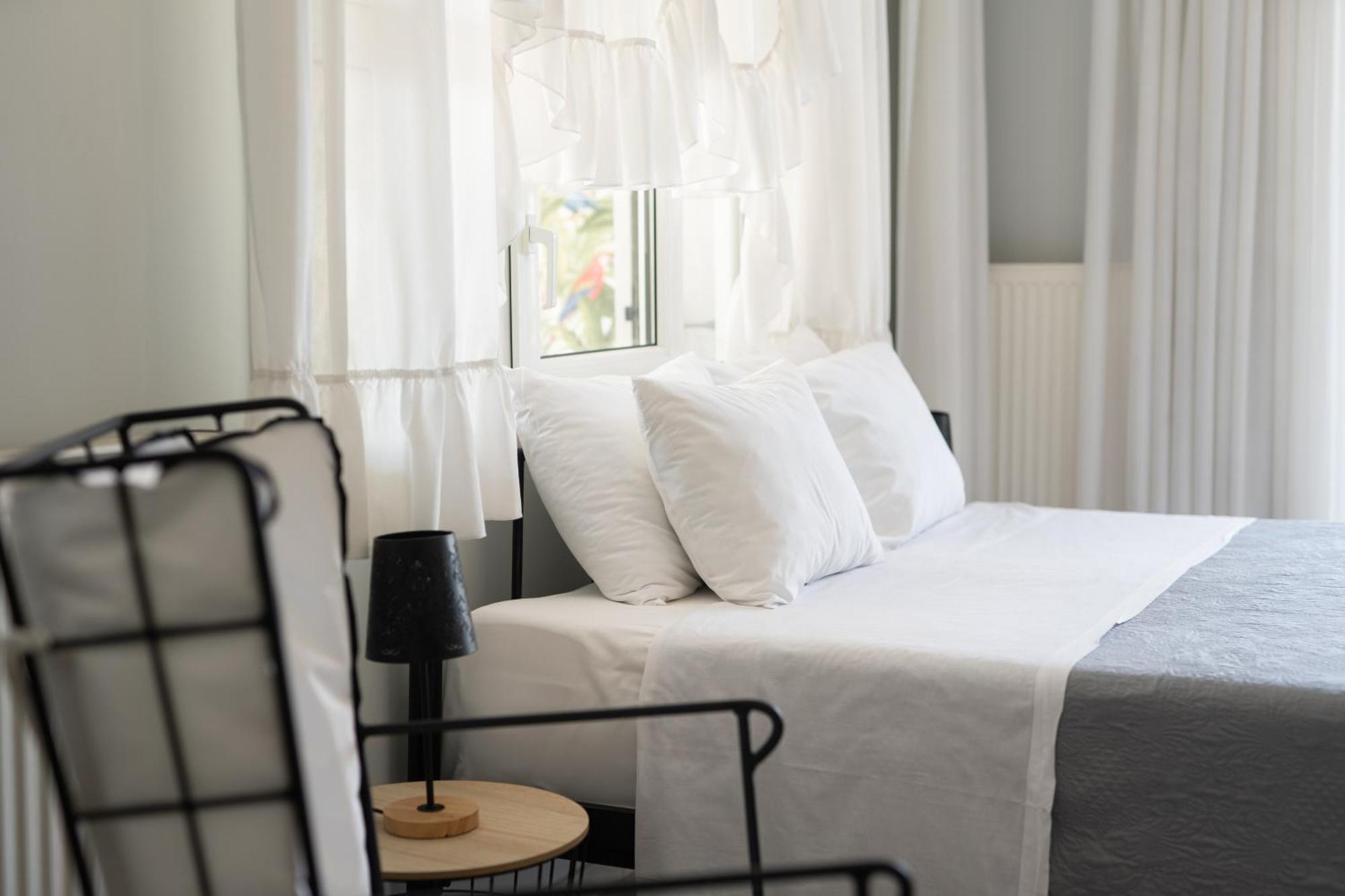 Glykanisos Suites Néa Péramos Bagian luar foto